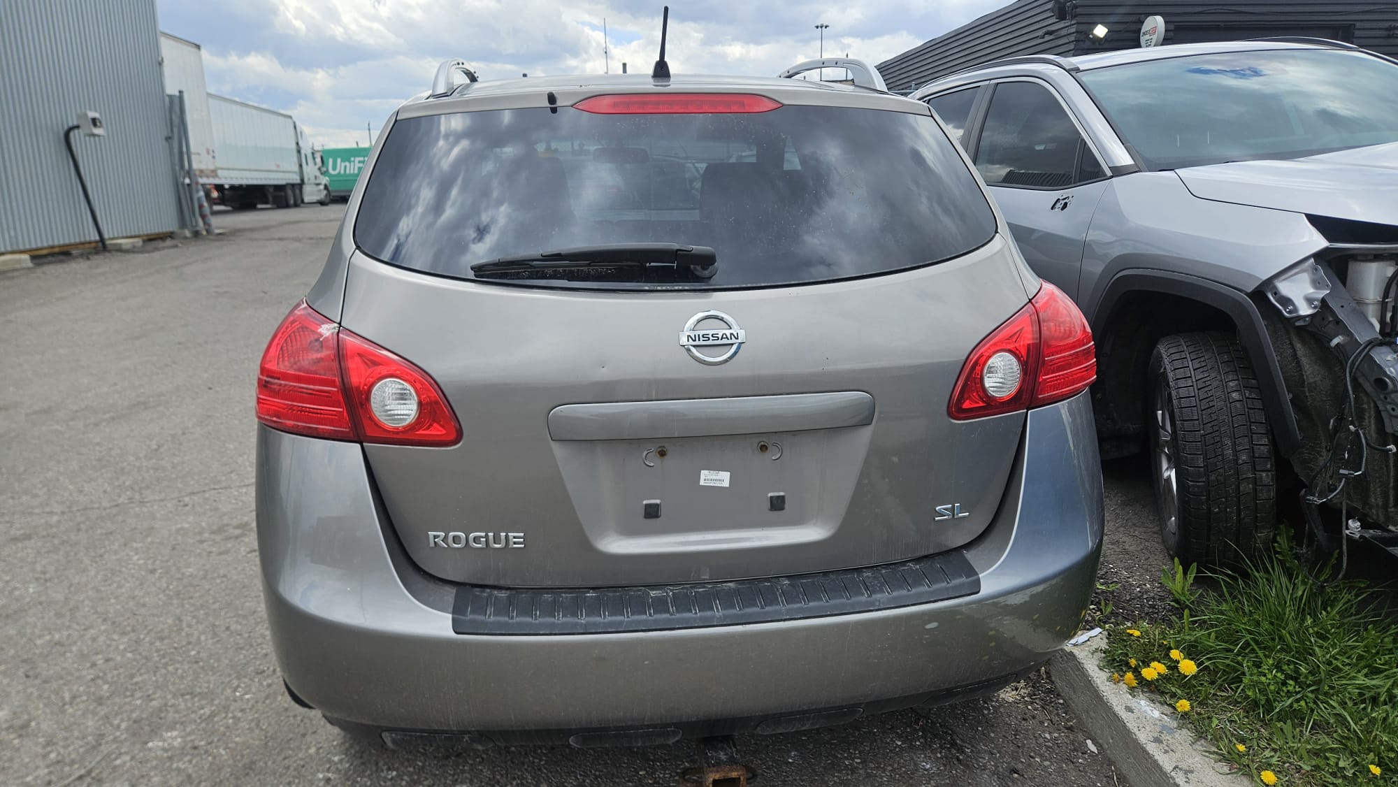 2010 Nissan Rogue photo 2
