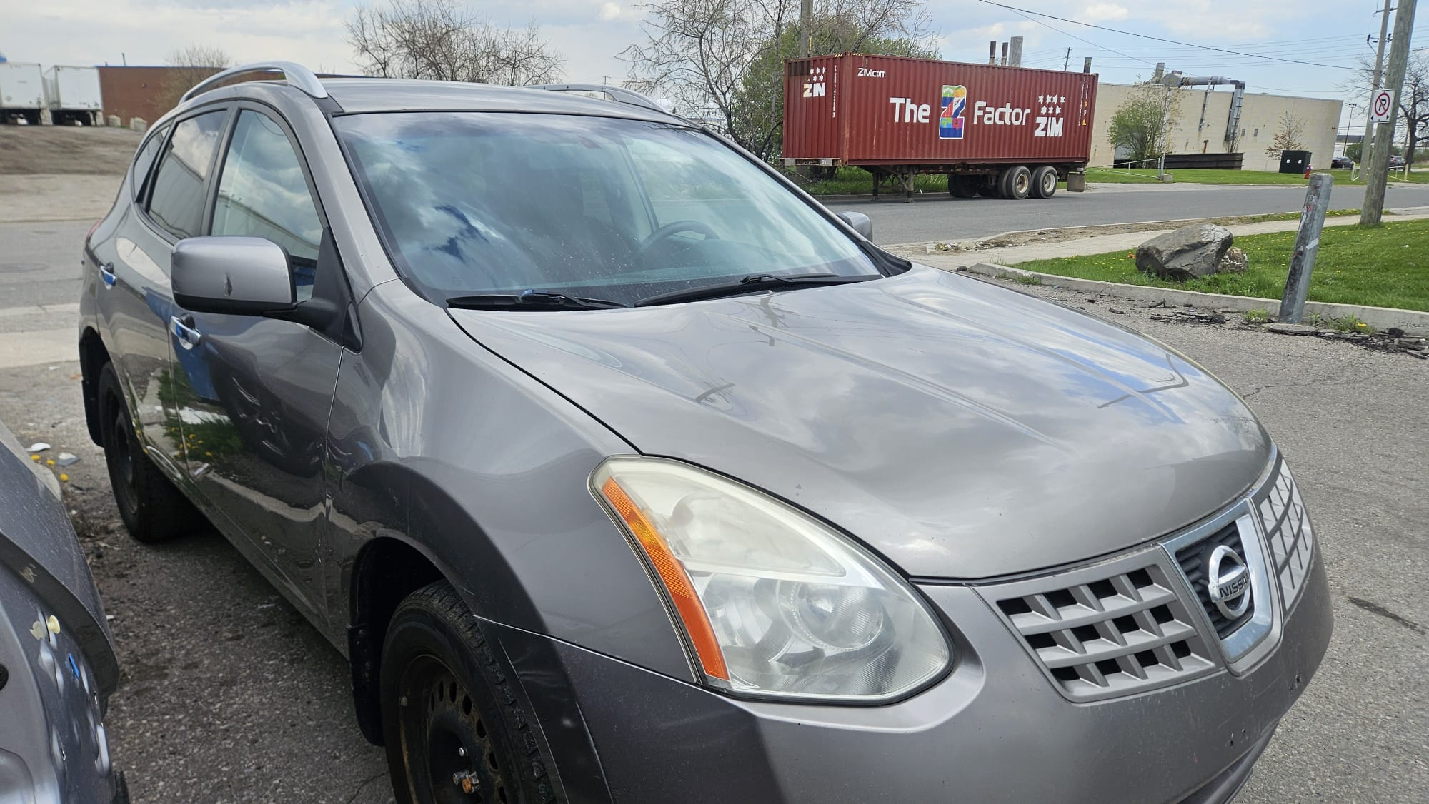 2010 Nissan Rogue photo 1