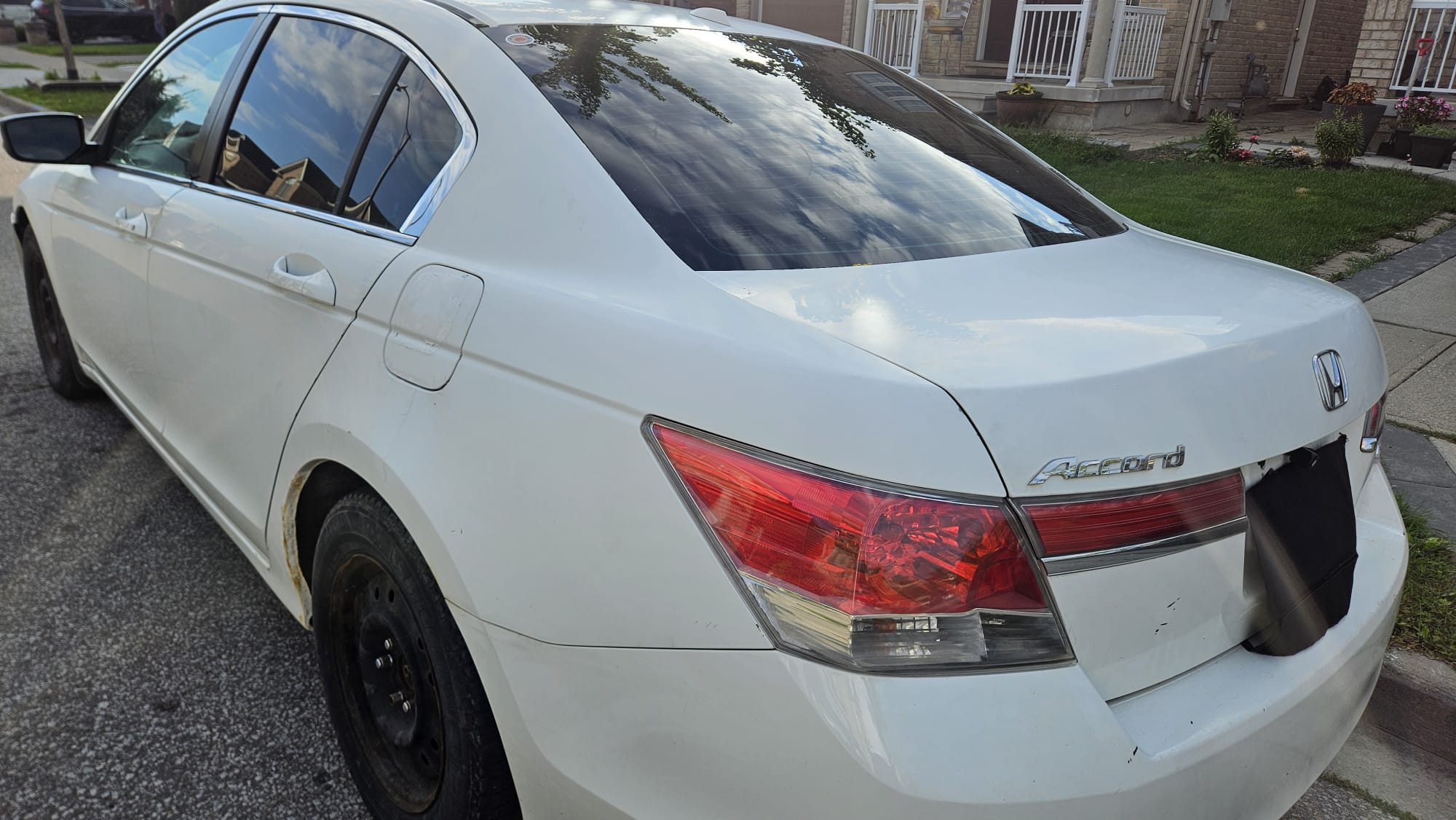 2011 Honda Accord photo 2