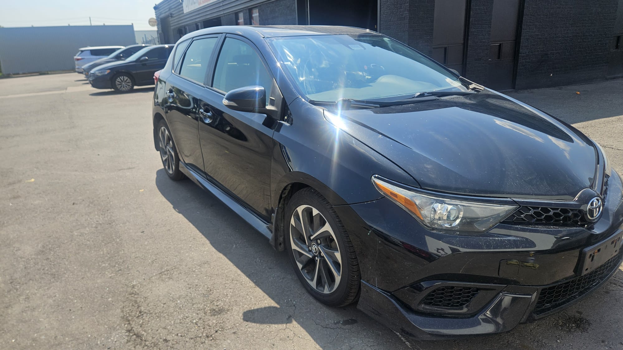 2017 Toyota Corolla iM photo 4